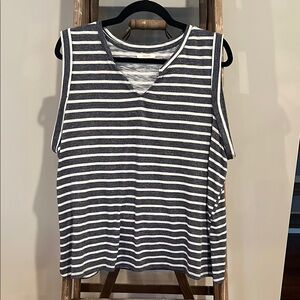 👗Bundle 5/$25👗 Striped Sleeveless Top - Black and White Size XXL